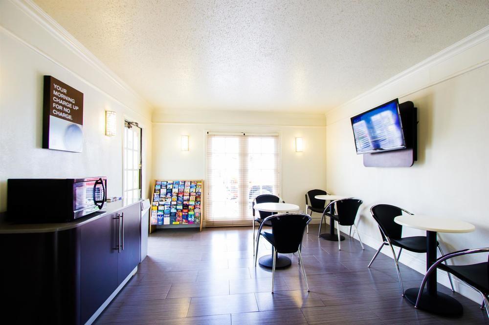 Motel 6 Austin - Midtown