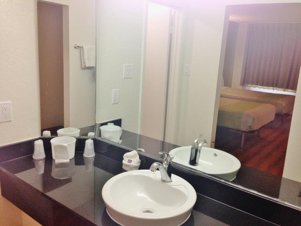 Motel 6 Austin - Midtown