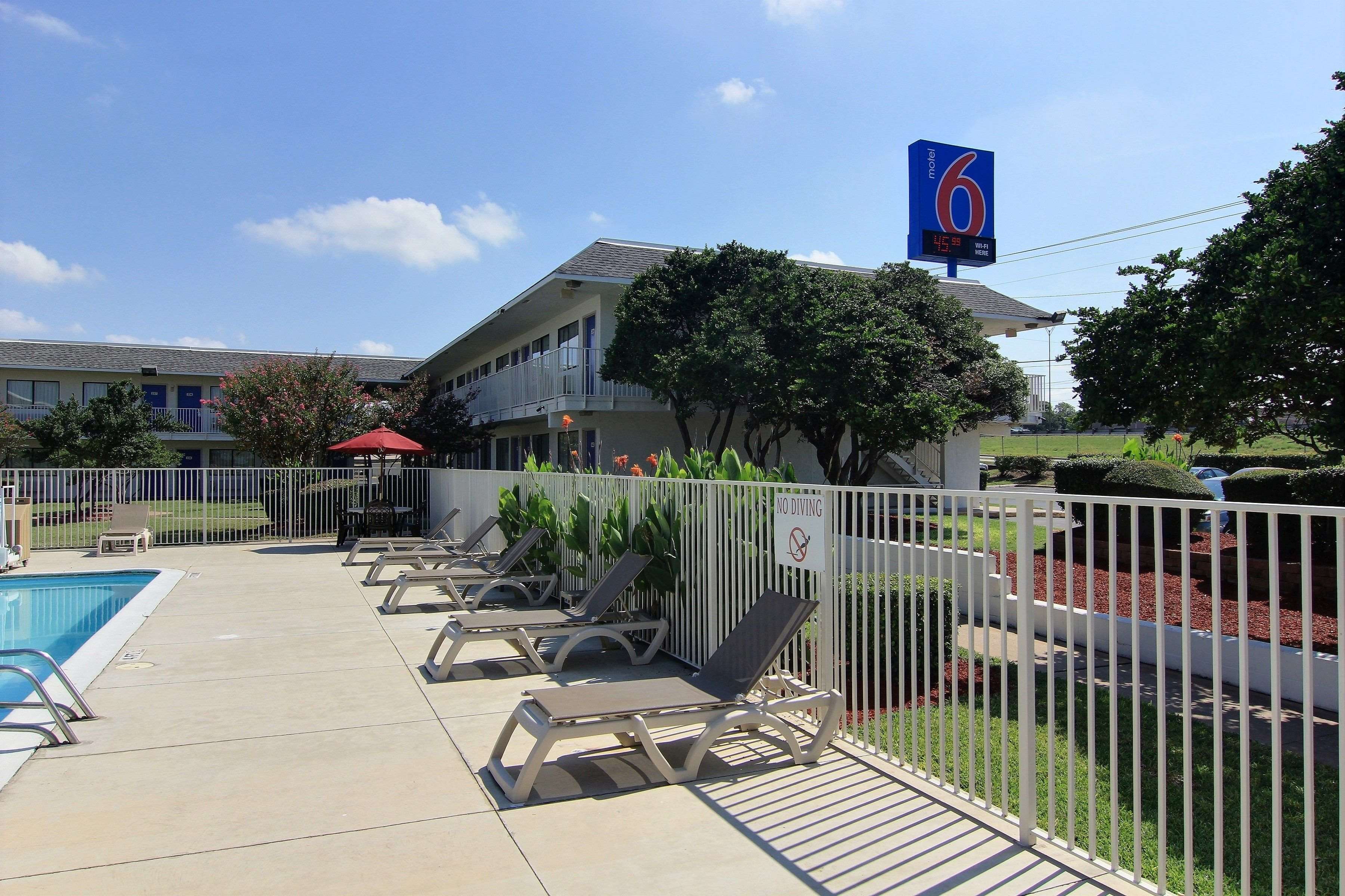 Motel 6 Austin North