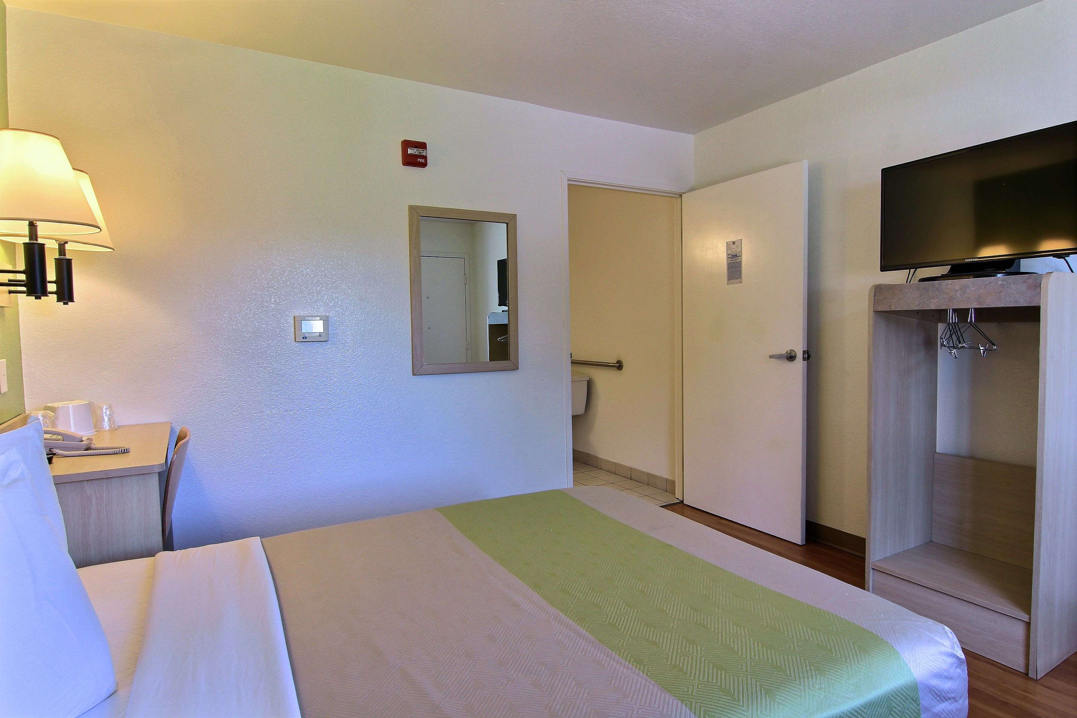 Motel 6 Austin North