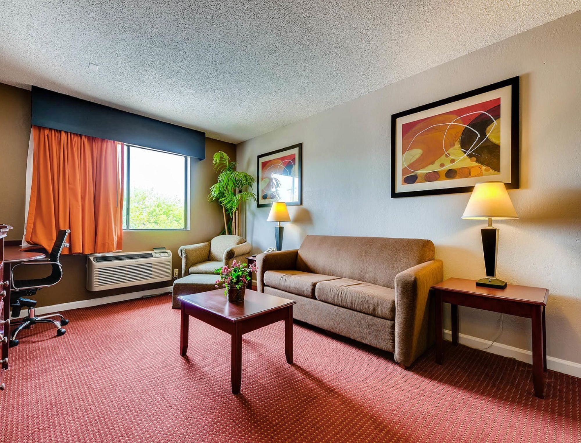 Orangewood Inn & Suites