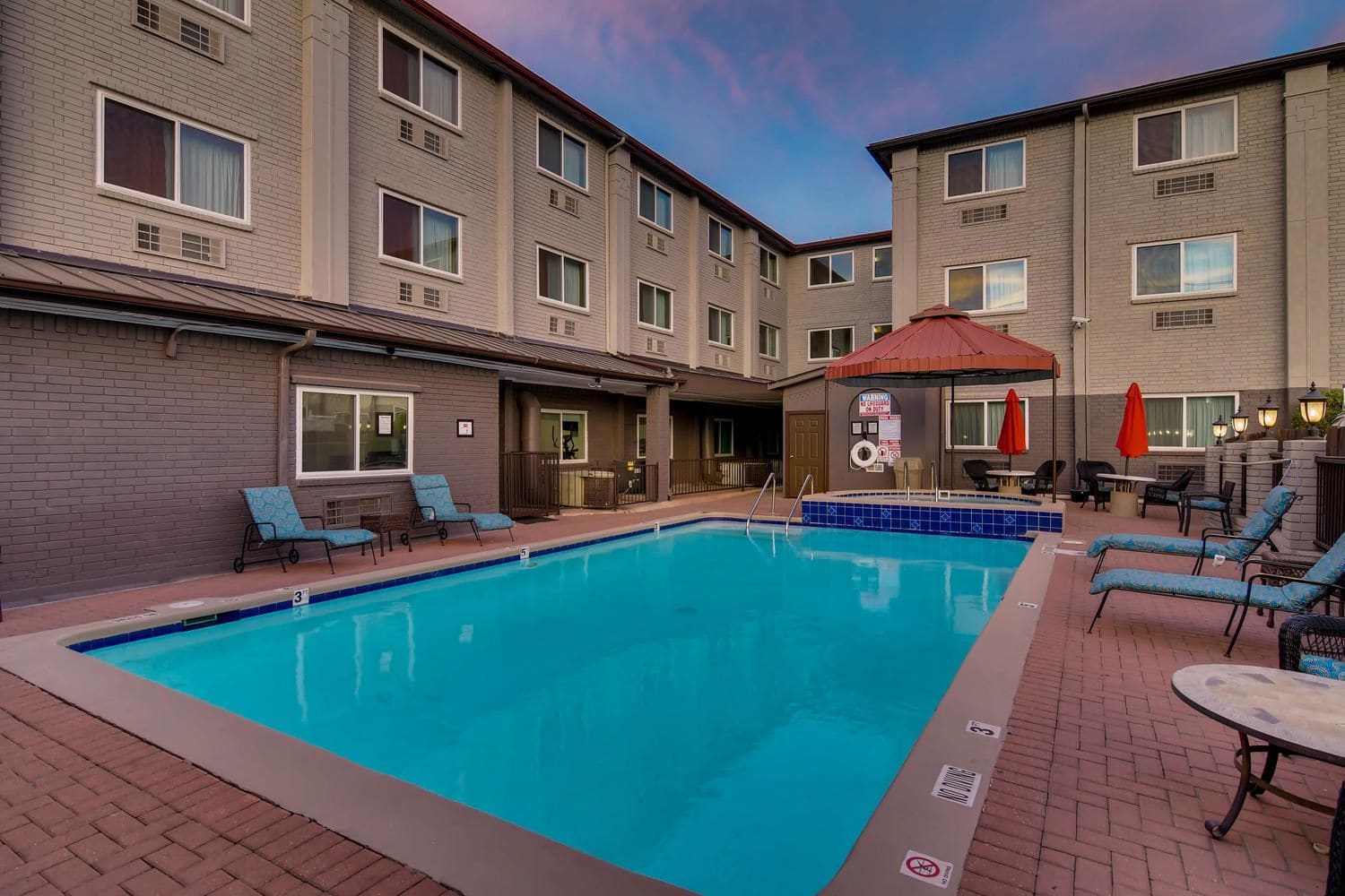 Orangewood Inn & Suites