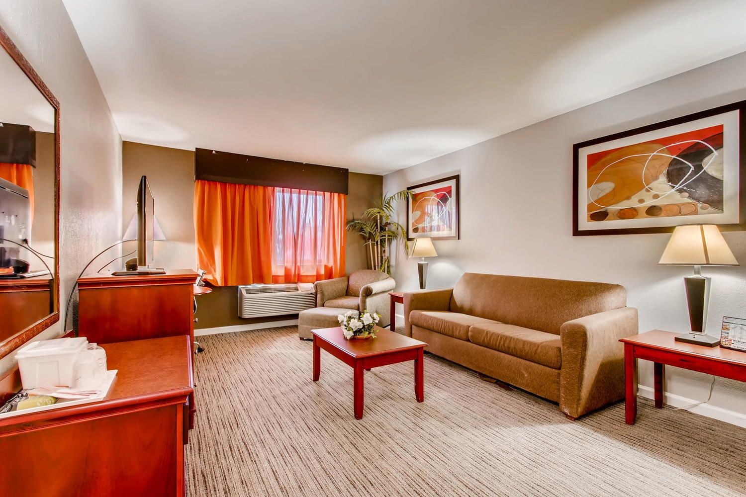 Orangewood Inn & Suites