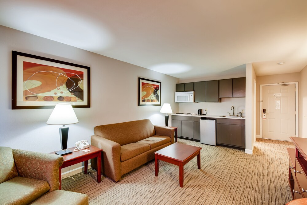 Orangewood Inn & Suites