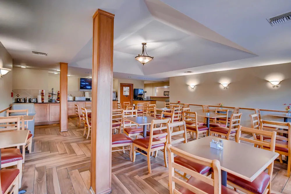 Orangewood Inn & Suites