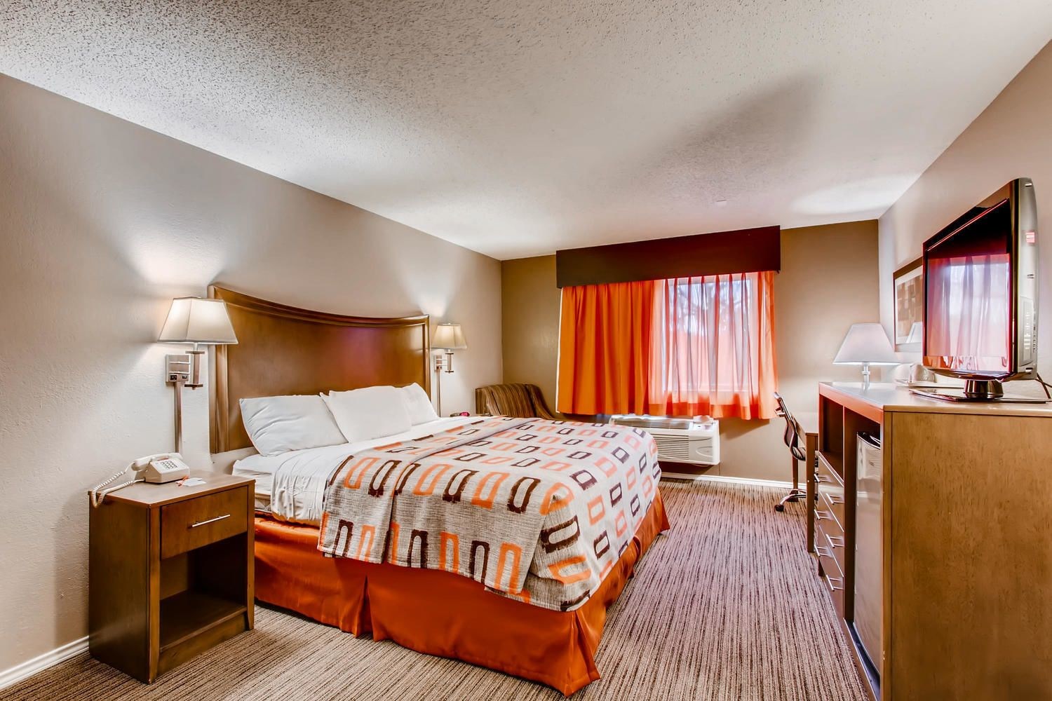 Orangewood Inn & Suites