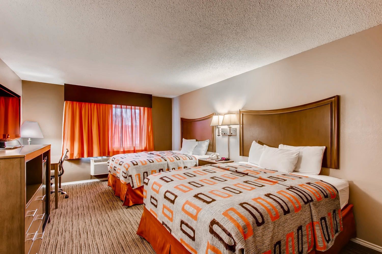 Orangewood Inn & Suites