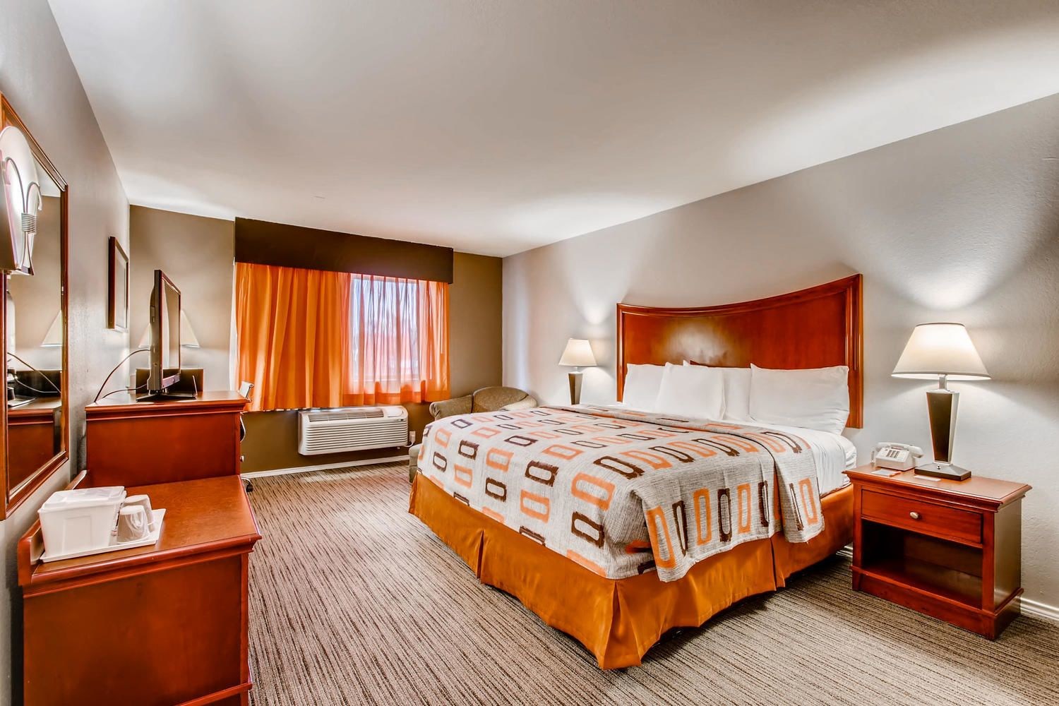 Orangewood Inn & Suites