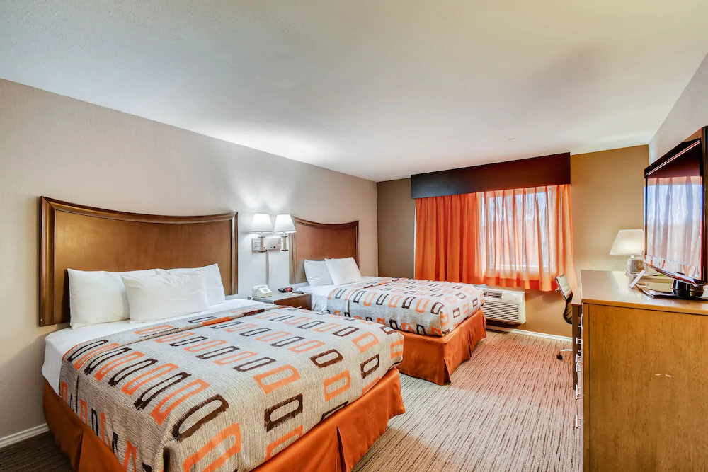 Orangewood Inn & Suites