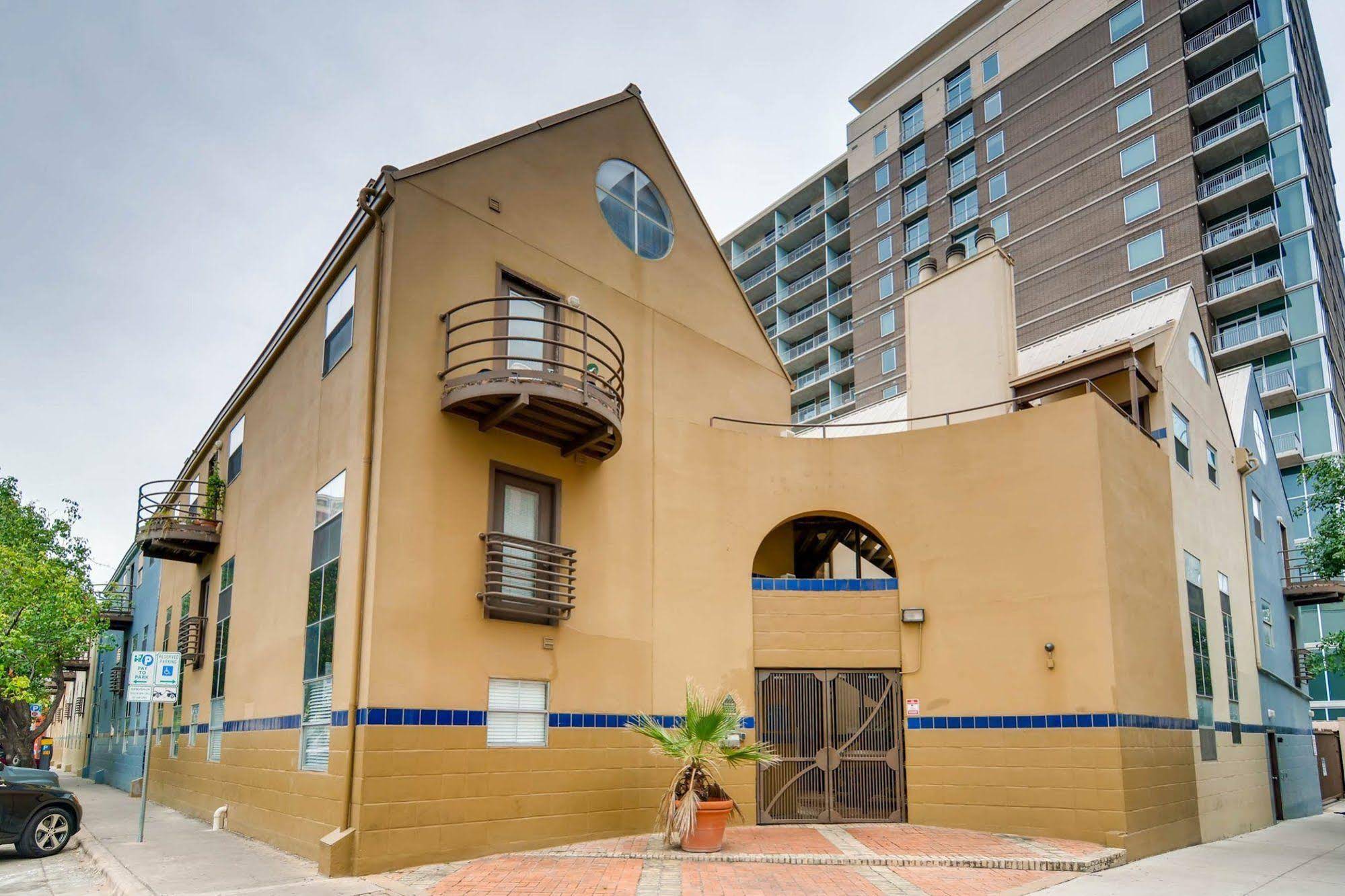 Penthouses At The Railyards