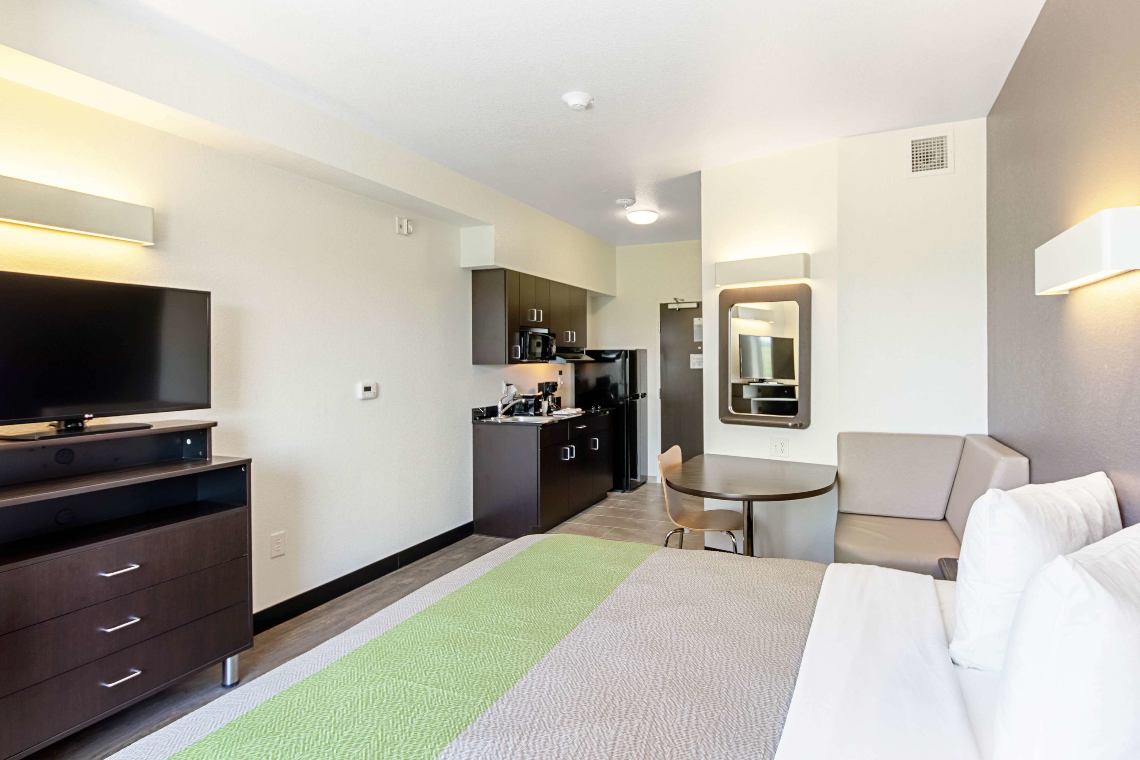 Studio 6 Austin Airport