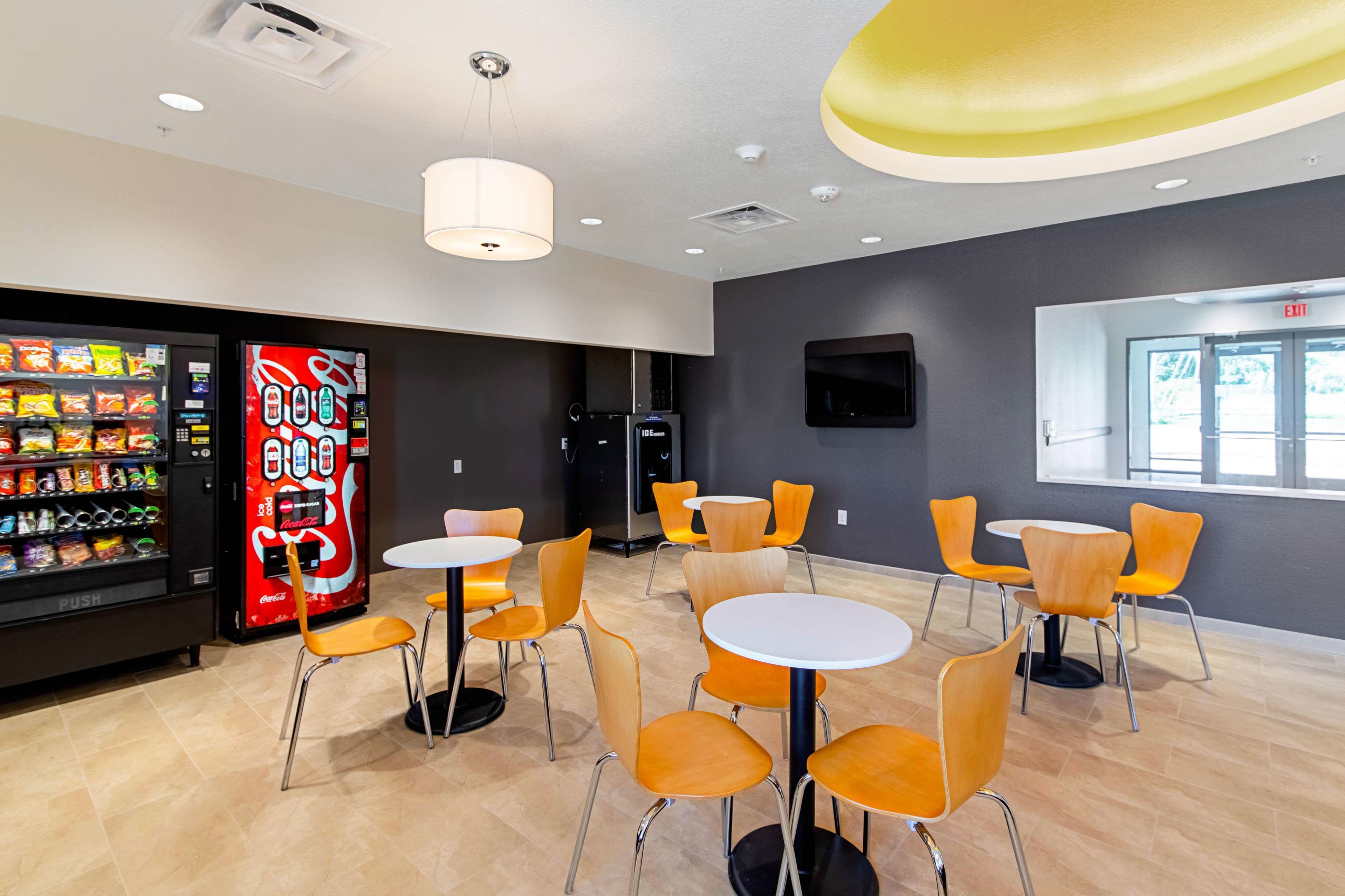 Studio 6 Austin Airport