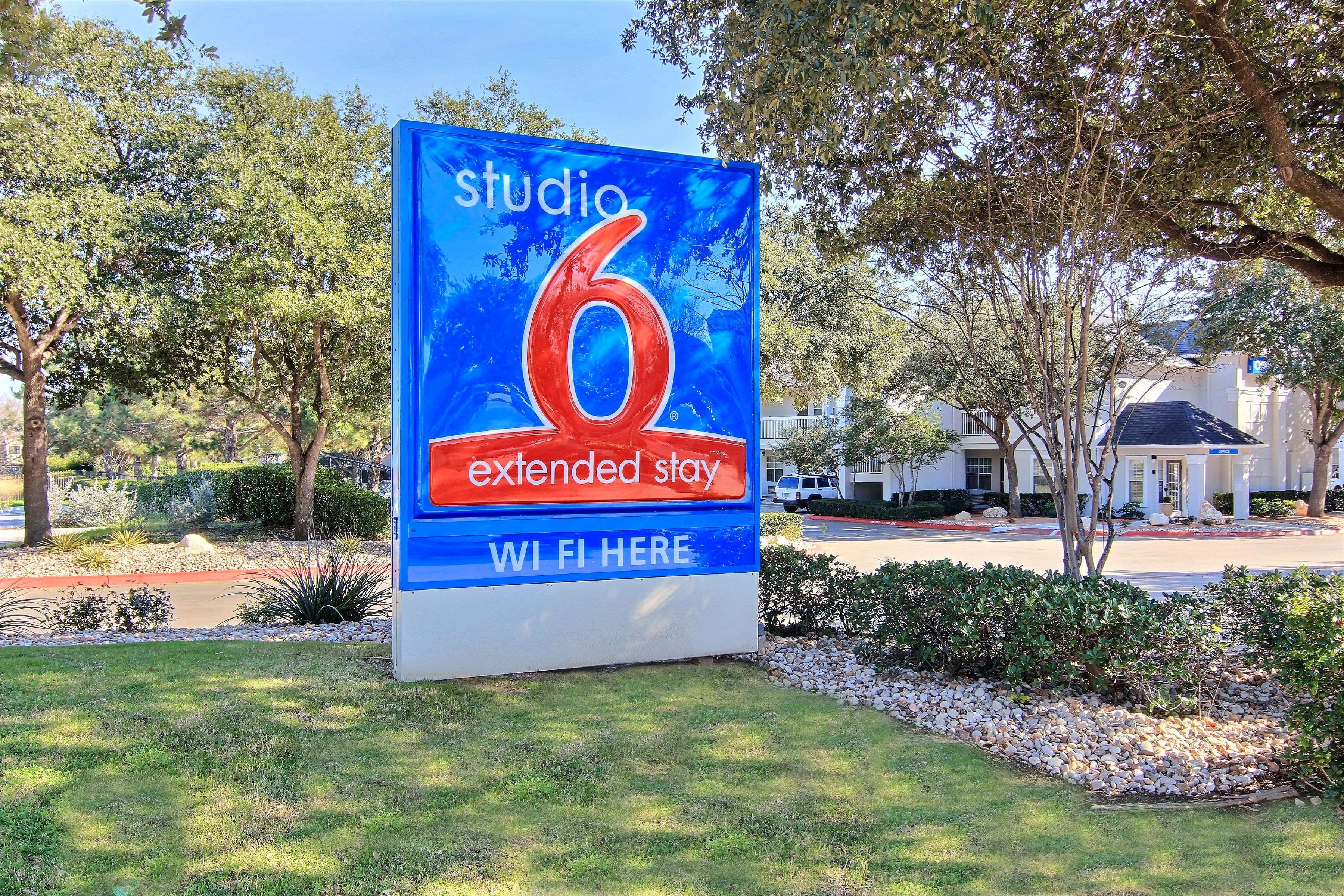 Studio 6 Austin Midtown
