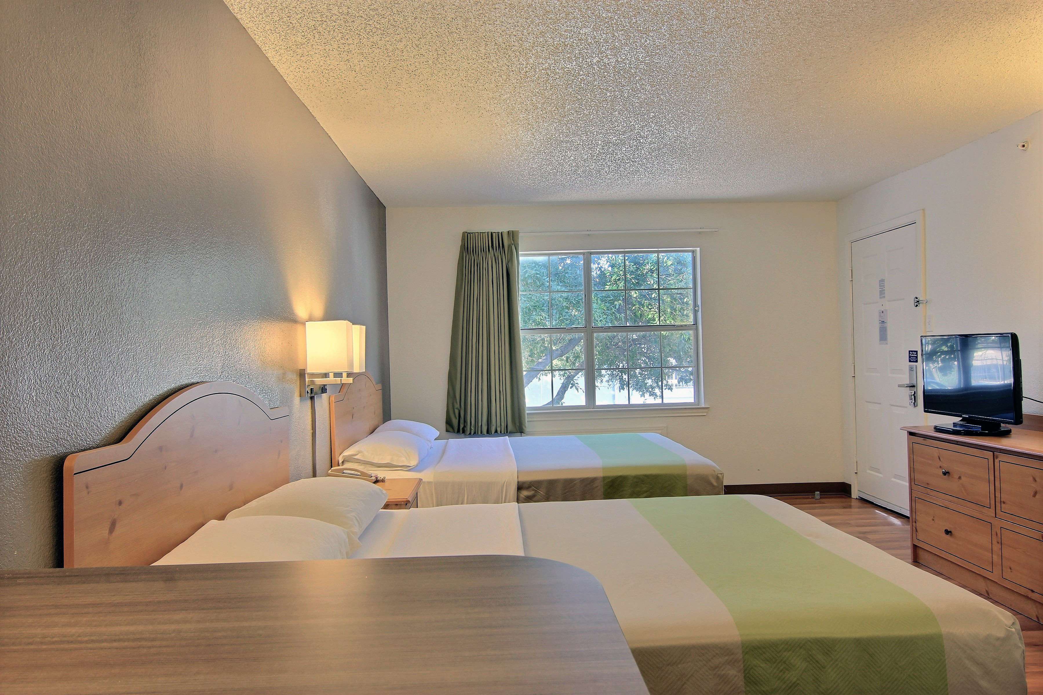 Studio 6 Austin Midtown