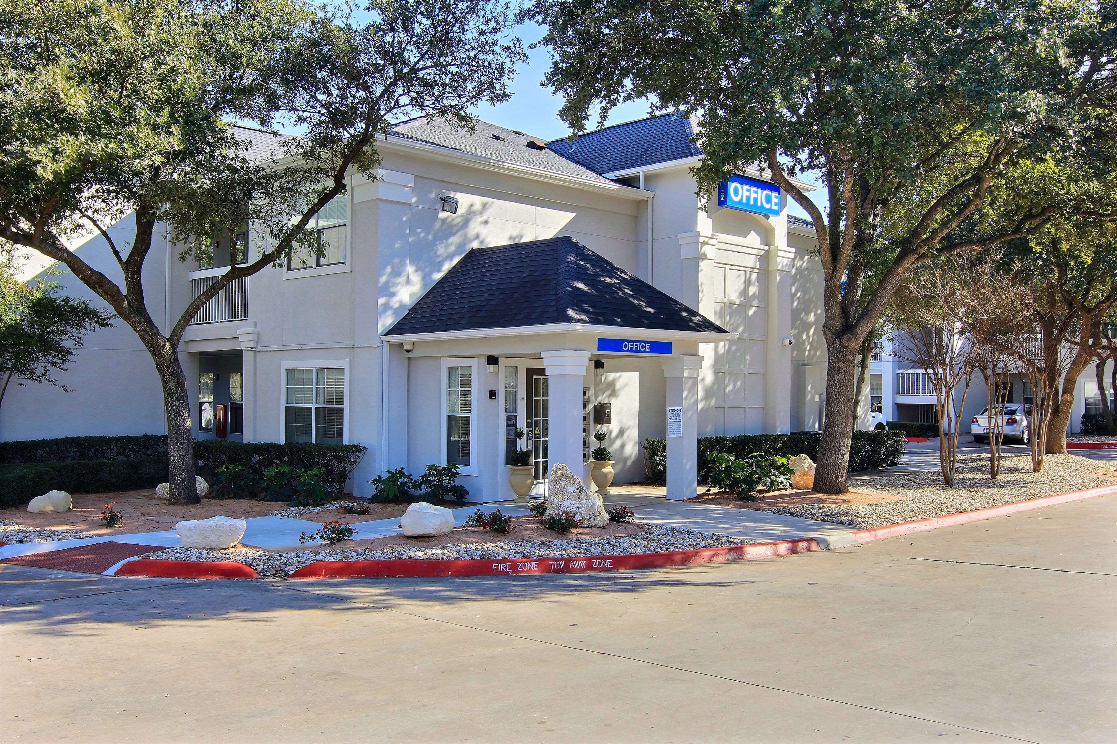 Studio 6 Austin Midtown