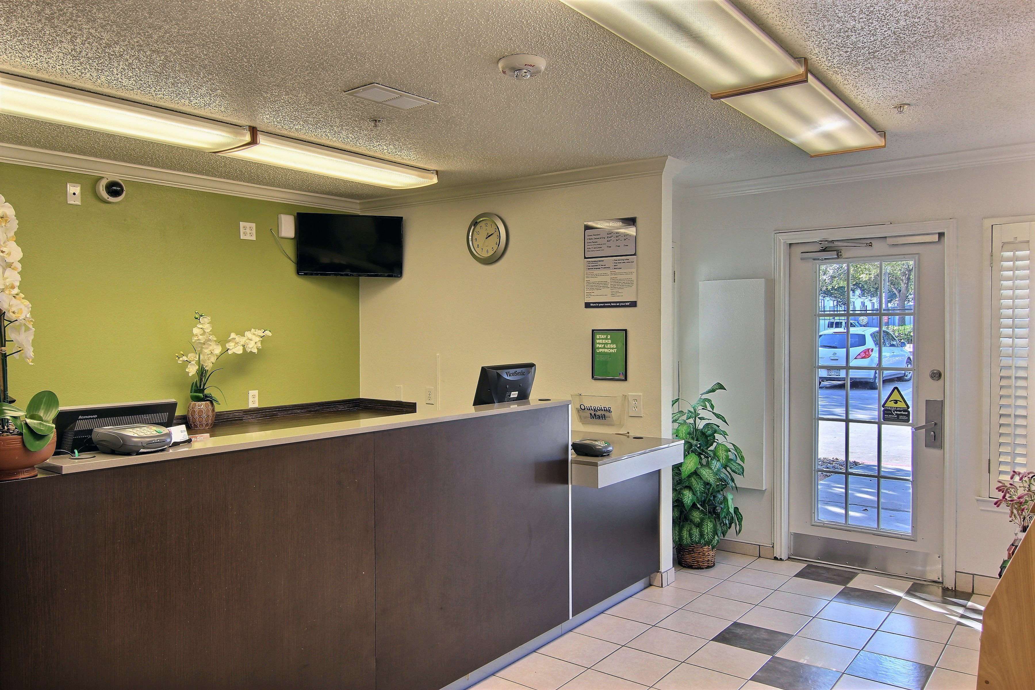 Studio 6 Austin Midtown