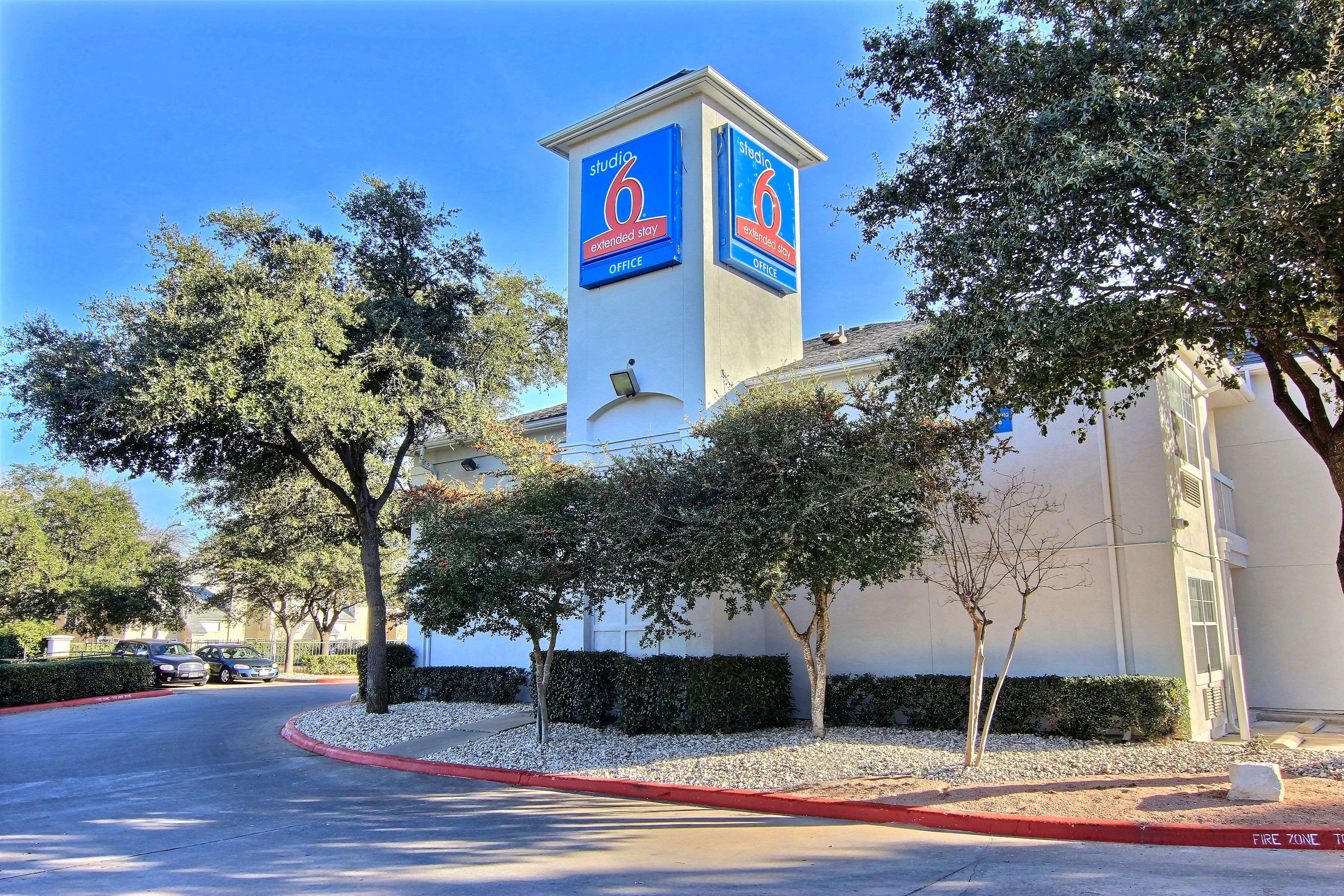Studio 6 Austin Midtown
