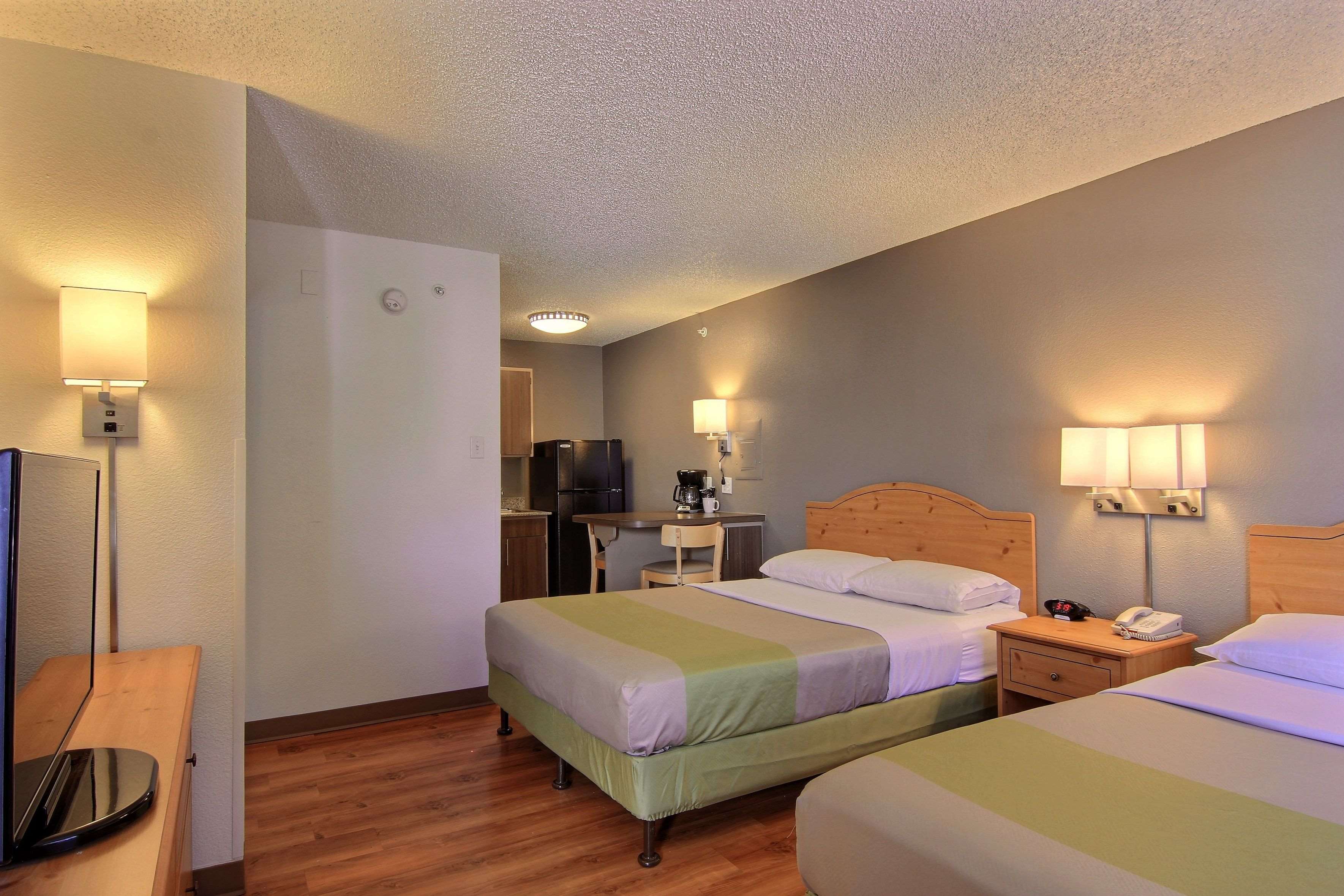 Studio 6 Austin Midtown