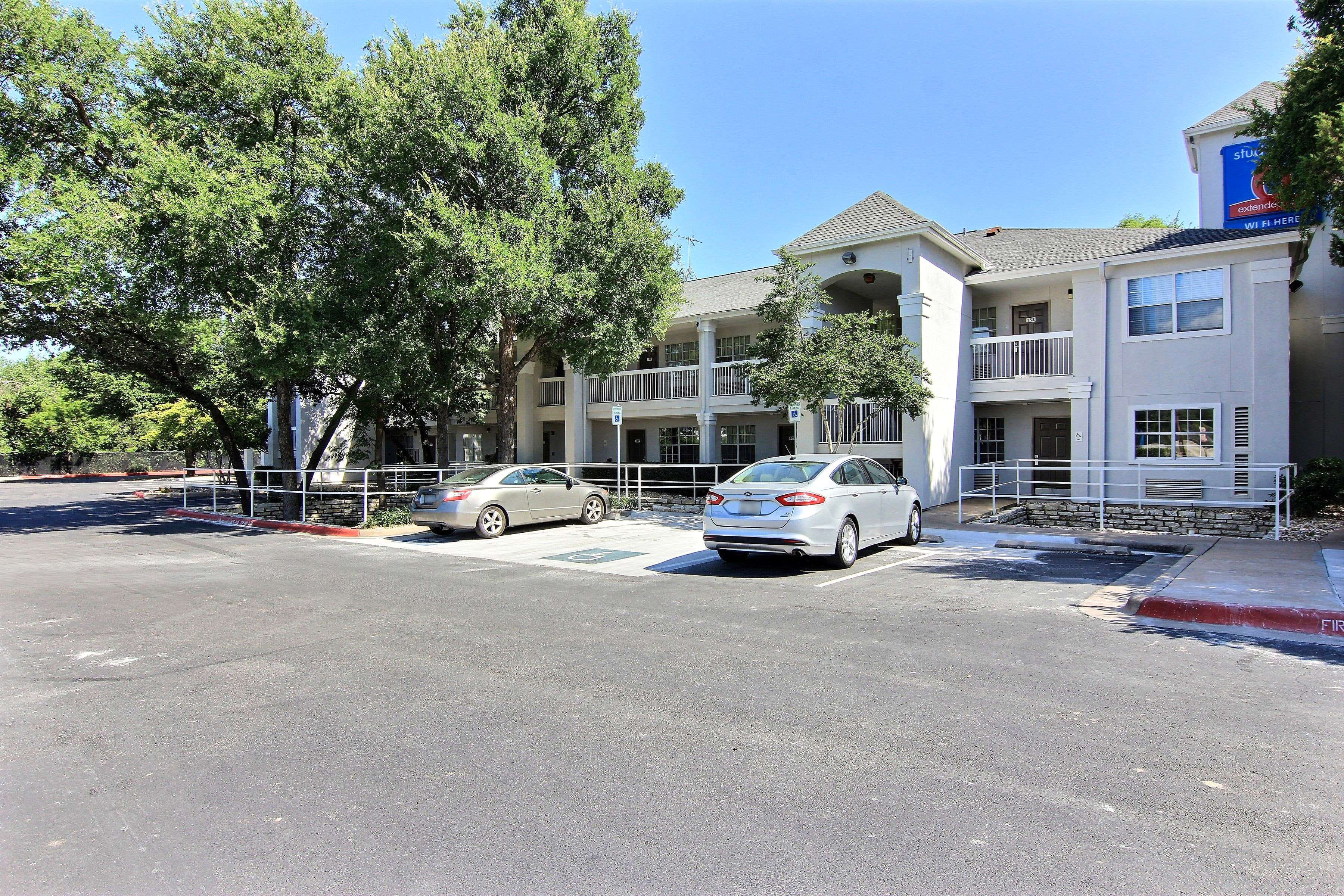 Studio 6 Austin Northwest
