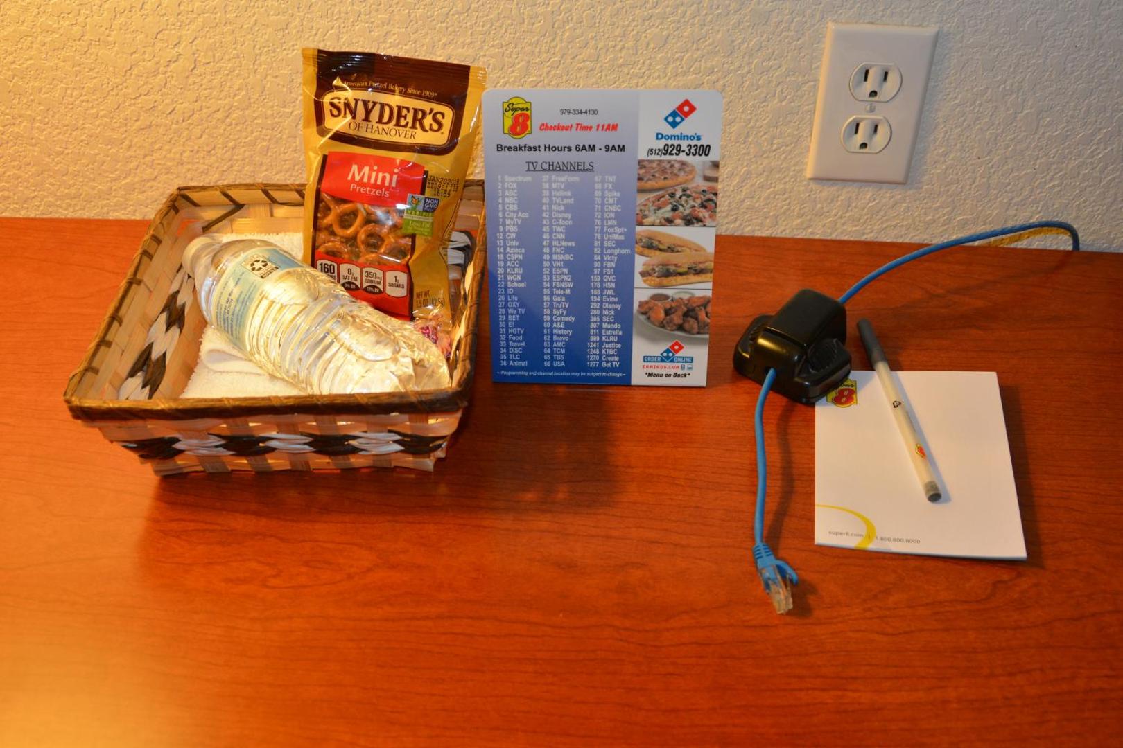 Super 8 by Wyndham Austin/Airport South