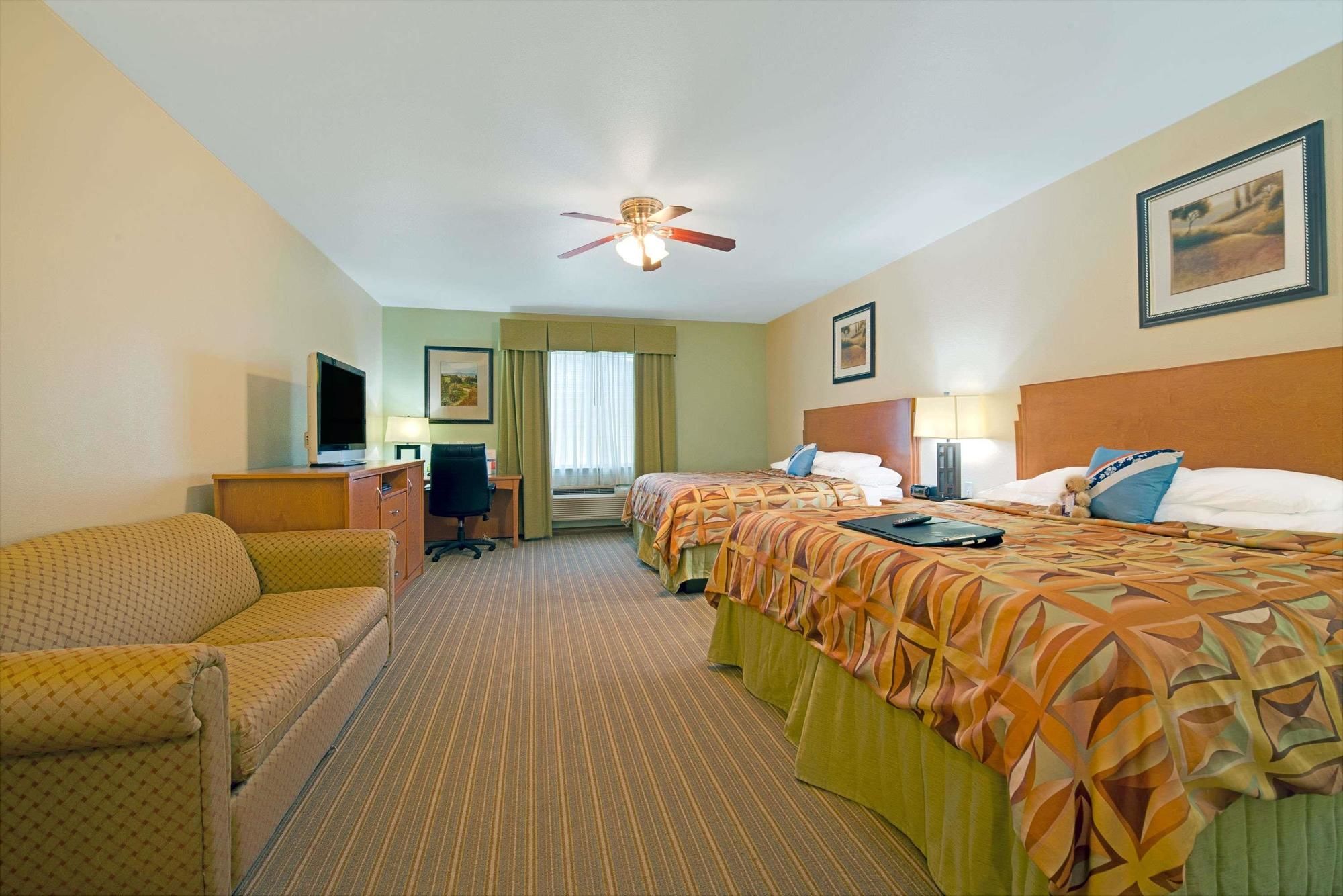 Super 8 by Wyndham Austin/Airport North