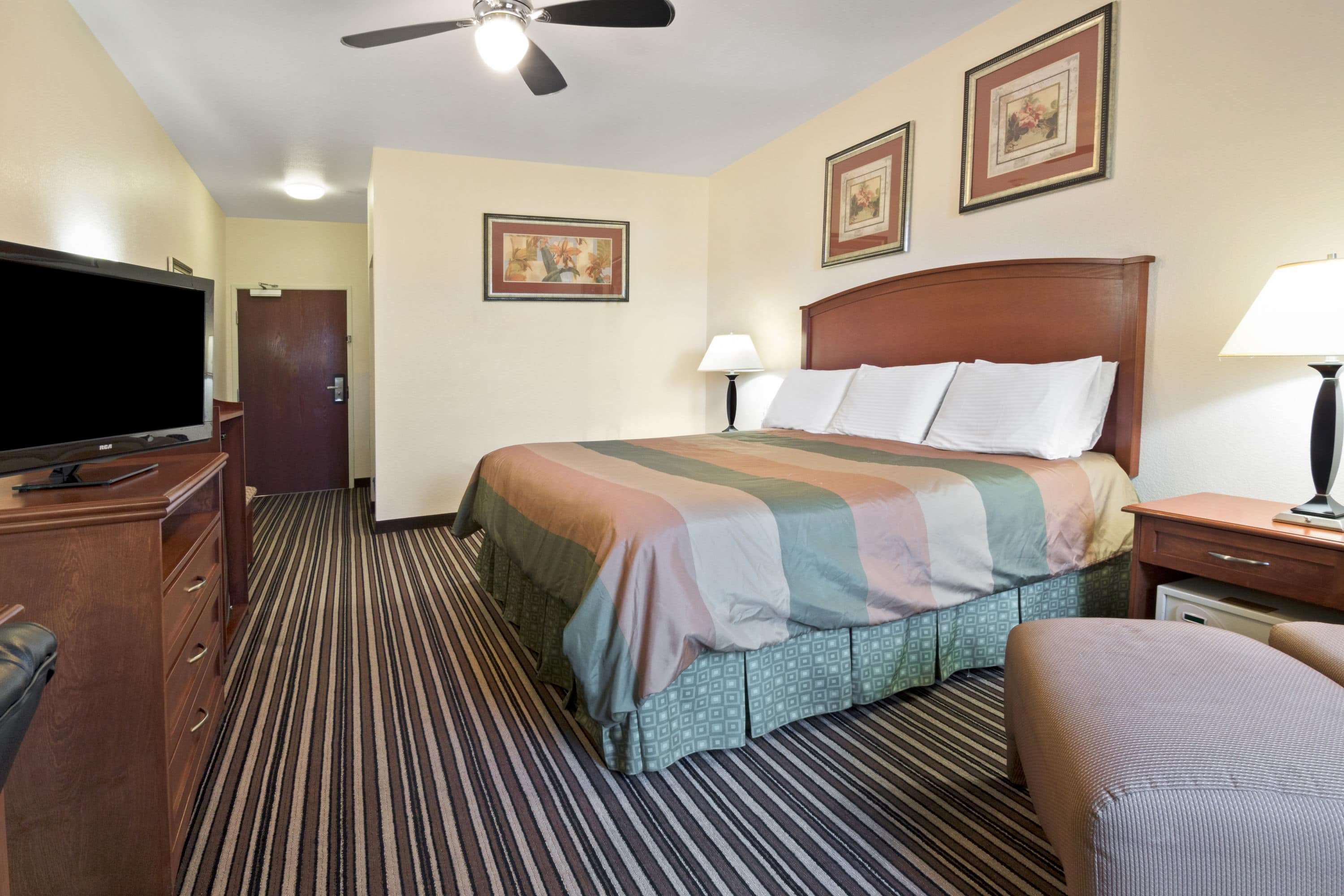 Super 8 by Wyndham Austin/Airport South