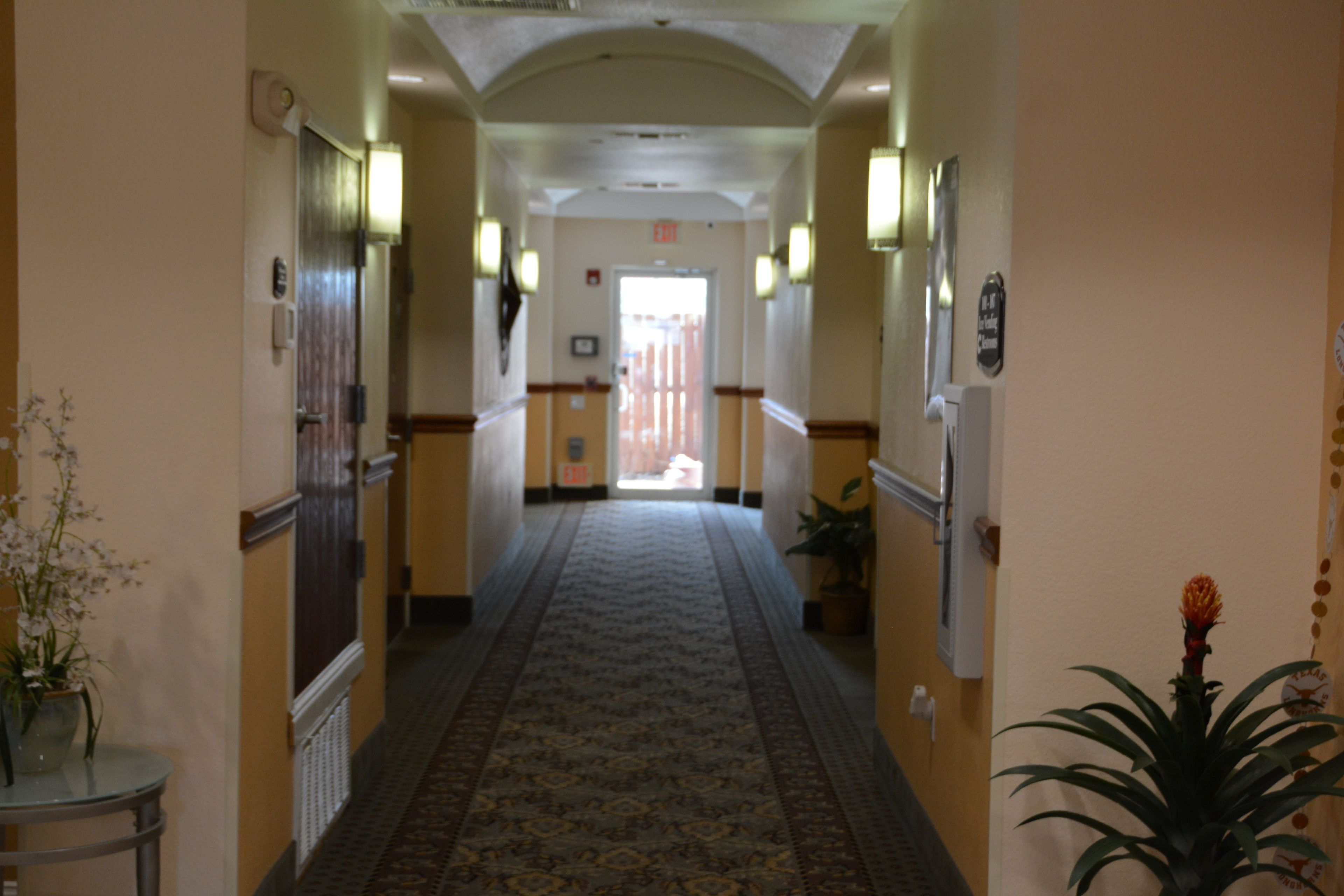 Super 8 by Wyndham Austin/Airport South