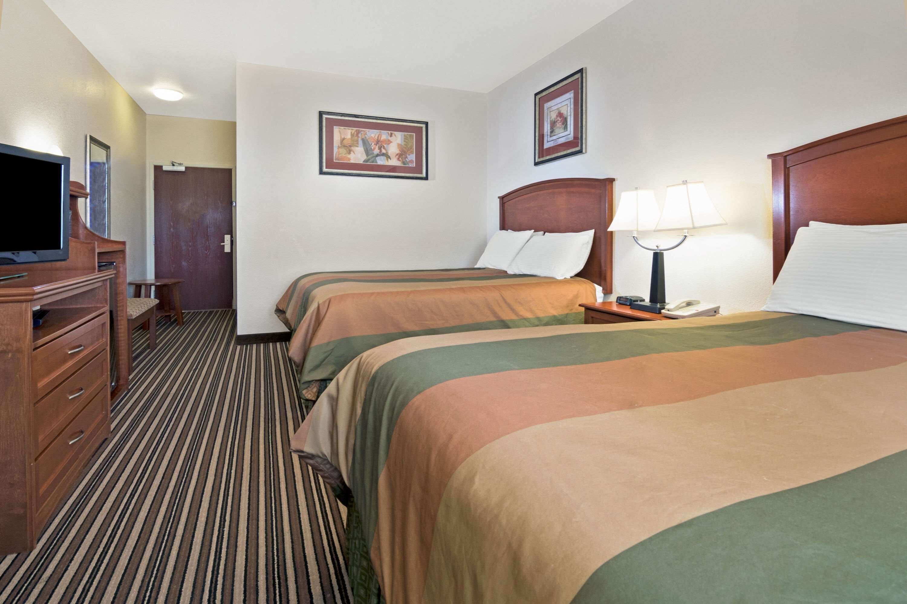 Super 8 by Wyndham Austin/Airport South