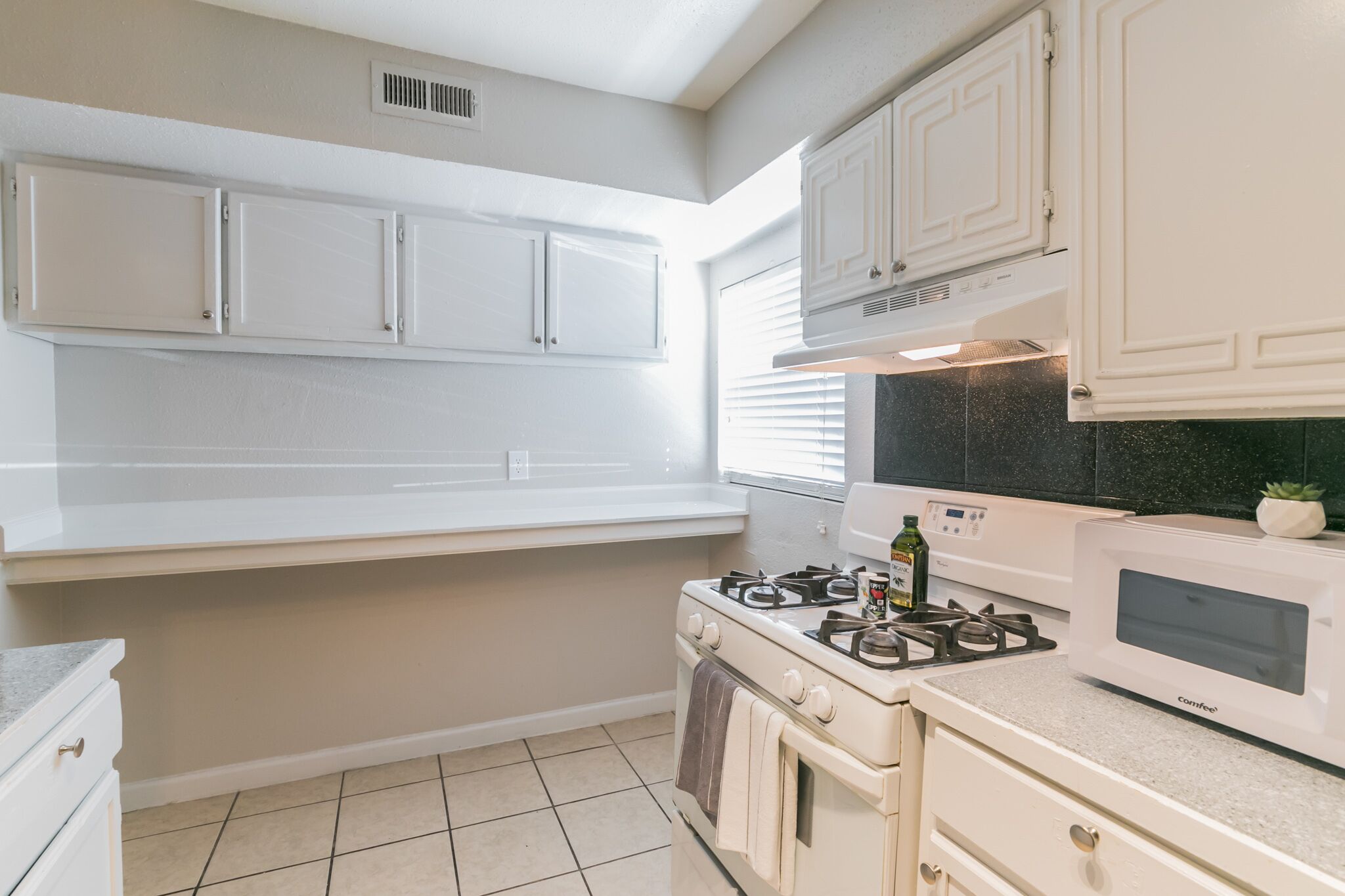 The Economy Suites of East Austin