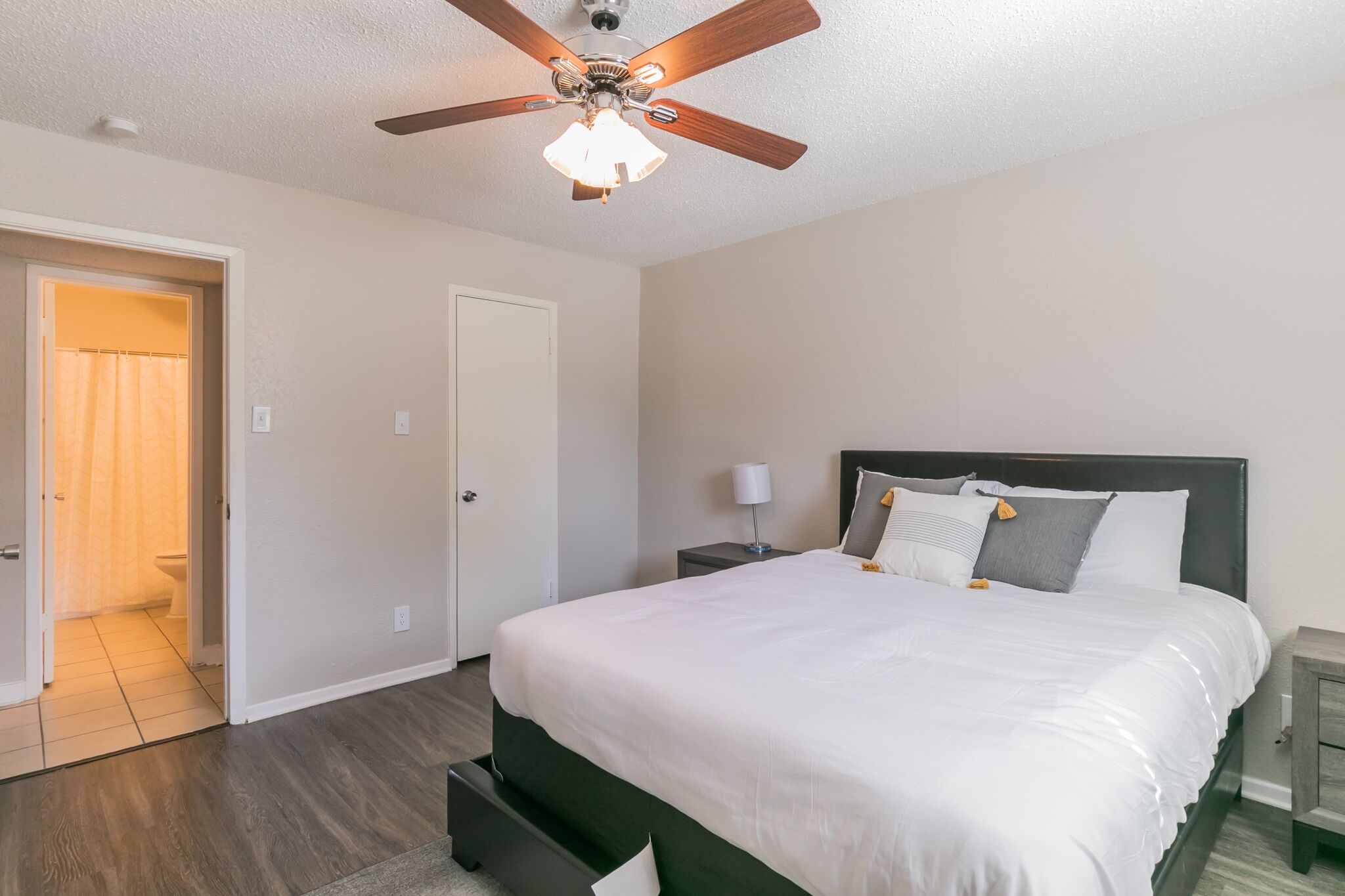 The Economy Suites of East Austin