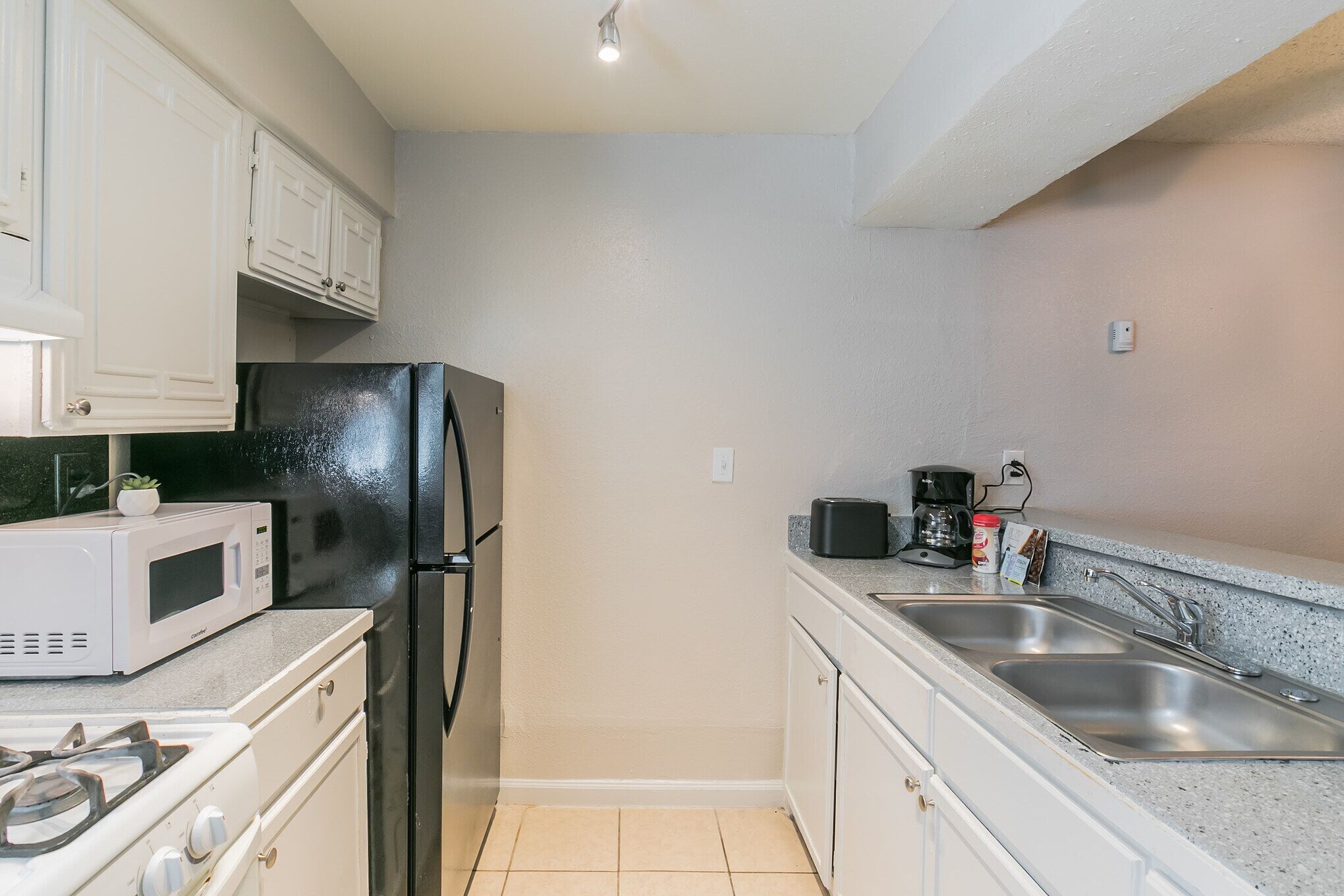 The Economy Suites of East Austin