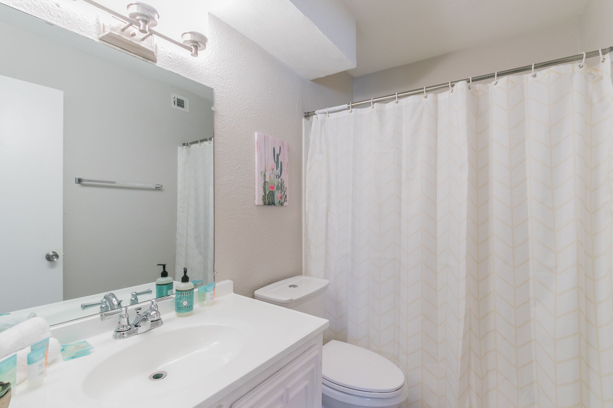 The Economy Suites of East Austin