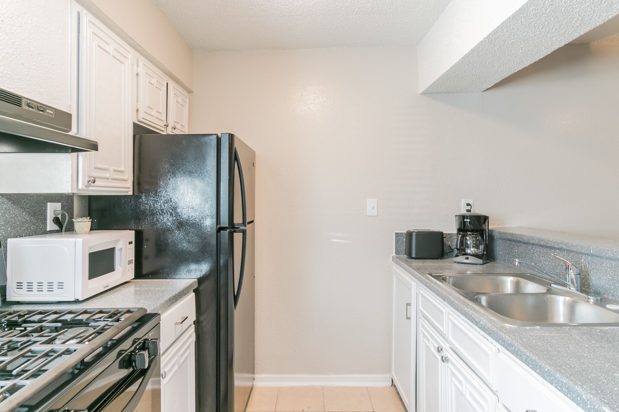The Economy Suites of East Austin