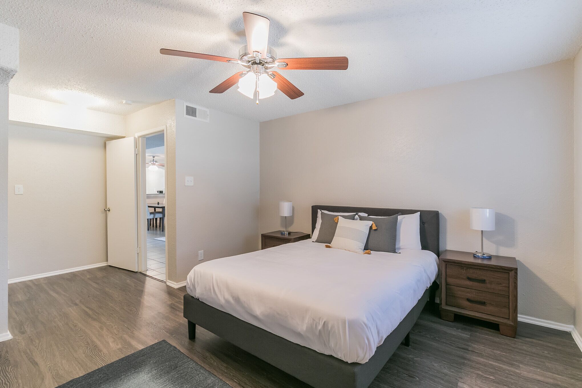 The Economy Suites of East Austin