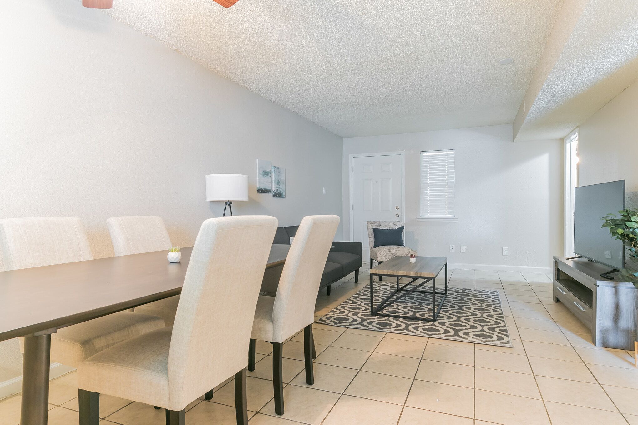 The Economy Suites of East Austin