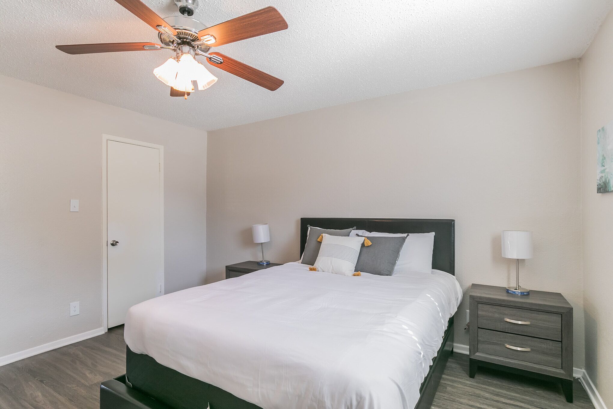 The Economy Suites of East Austin