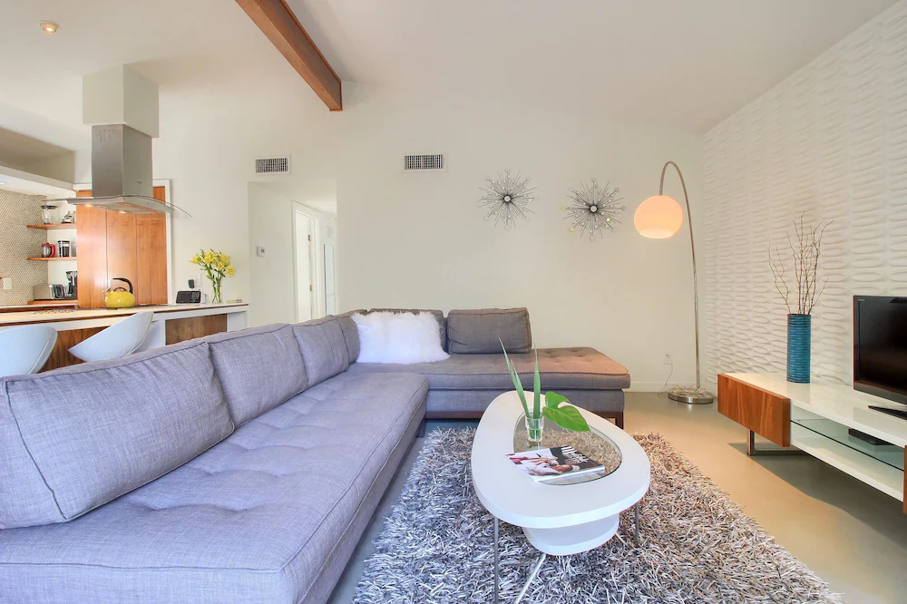 Travis Heights Modern 1