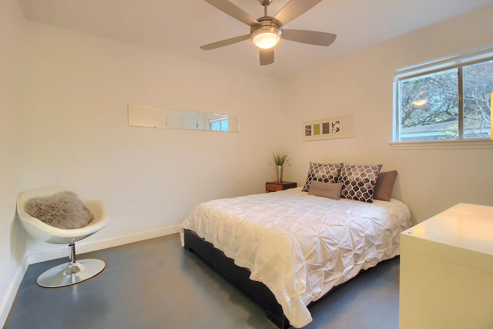 Travis Heights Modern 1