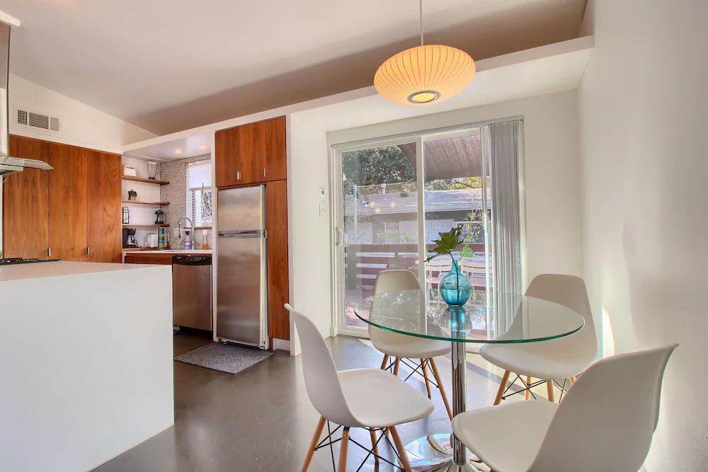 Travis Heights Modern 1