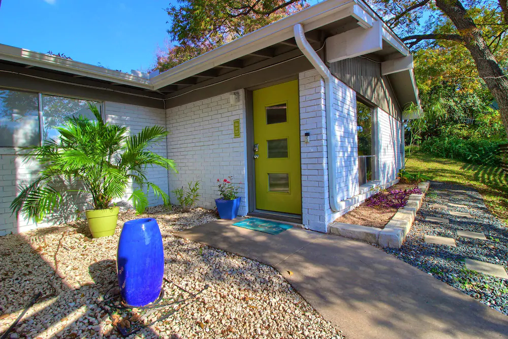 Travis Heights Modern 1