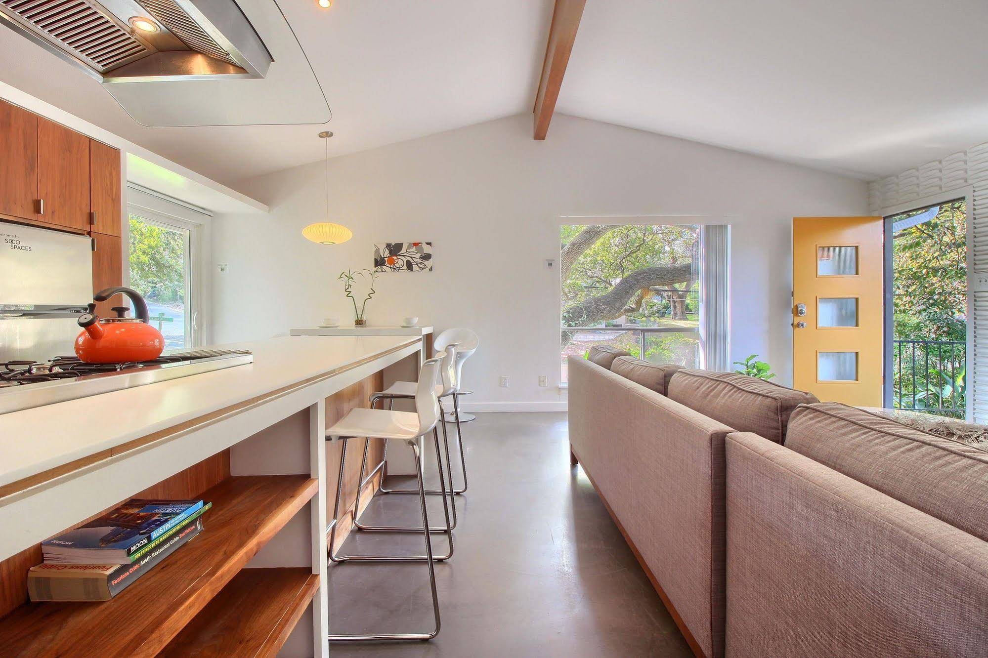 Travis Heights Modern 1
