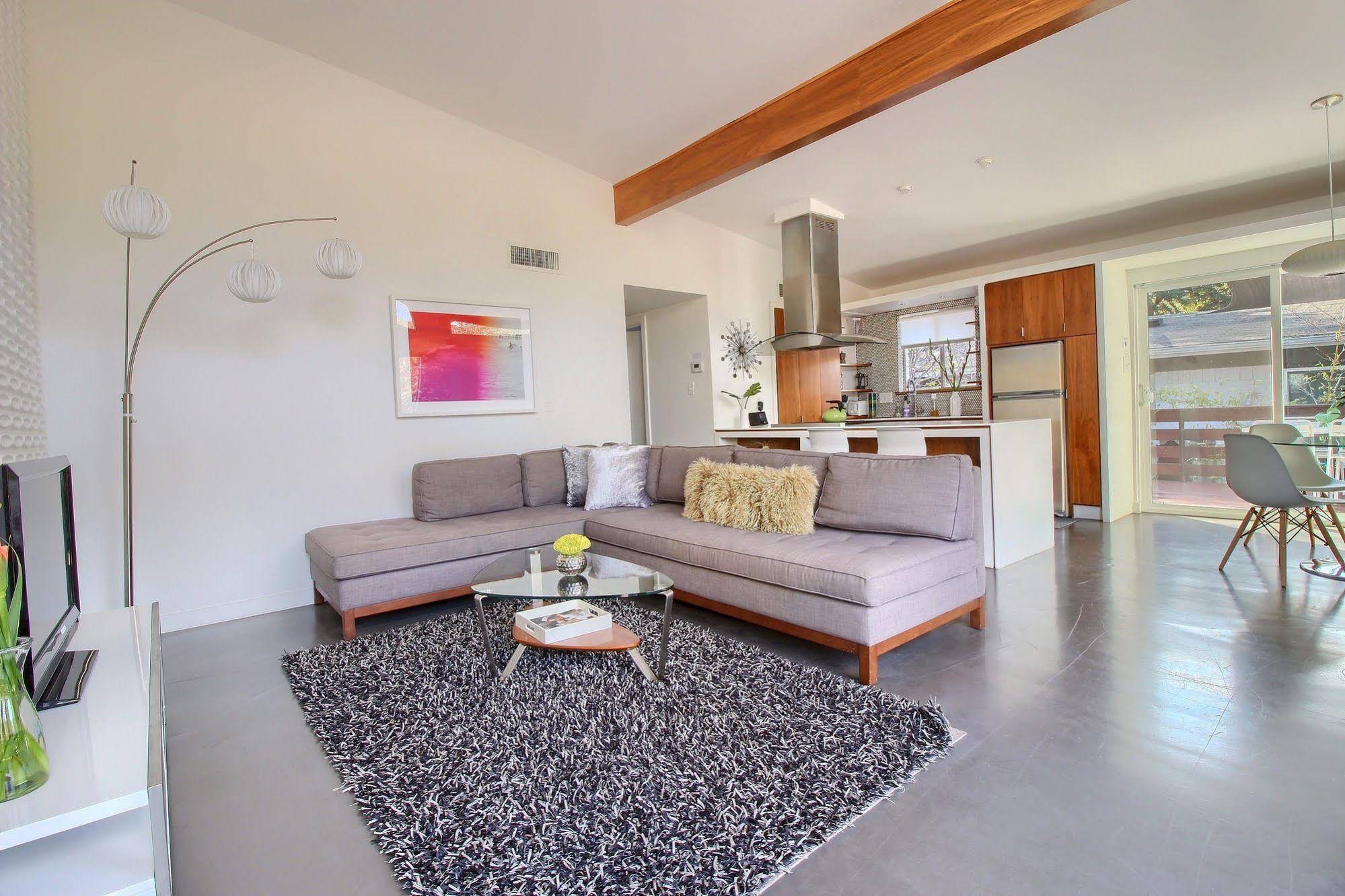 Travis Heights Modern 1