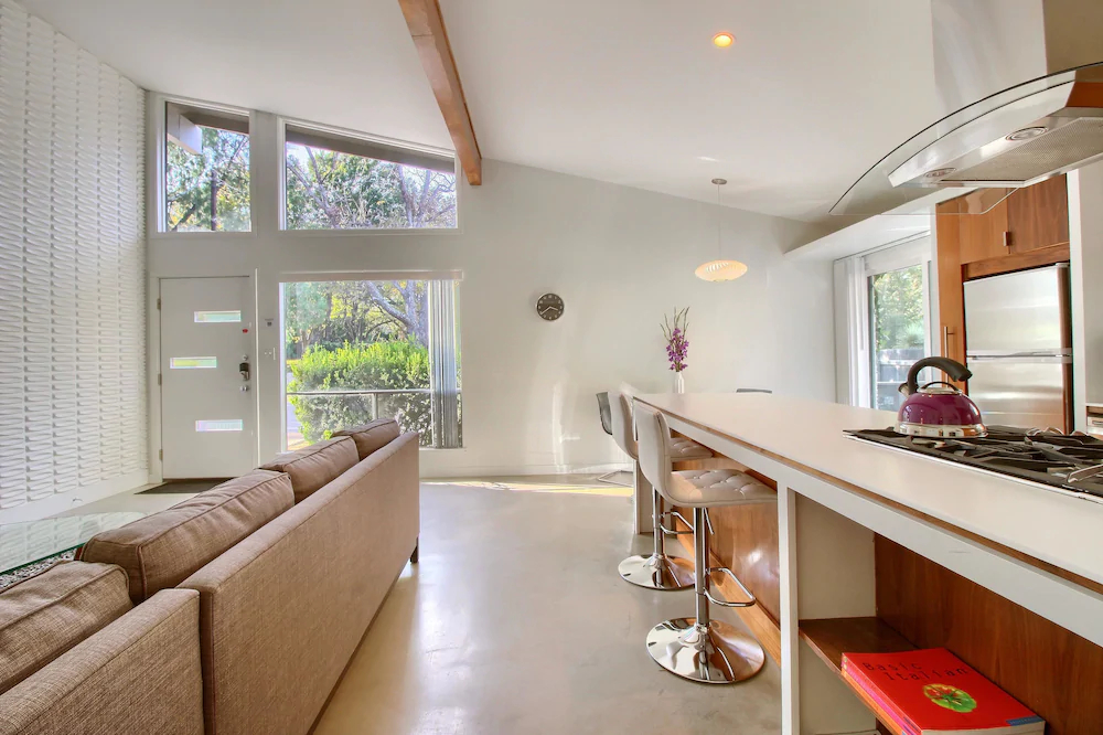 Travis Heights Modern 1