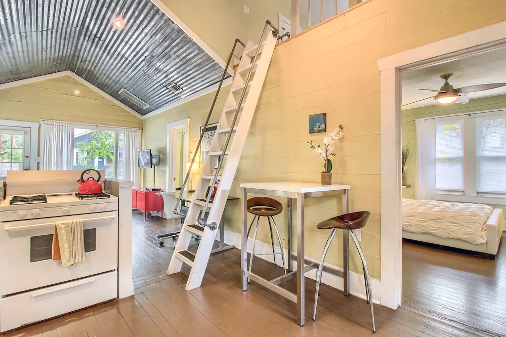 Travis Heights Modern 1