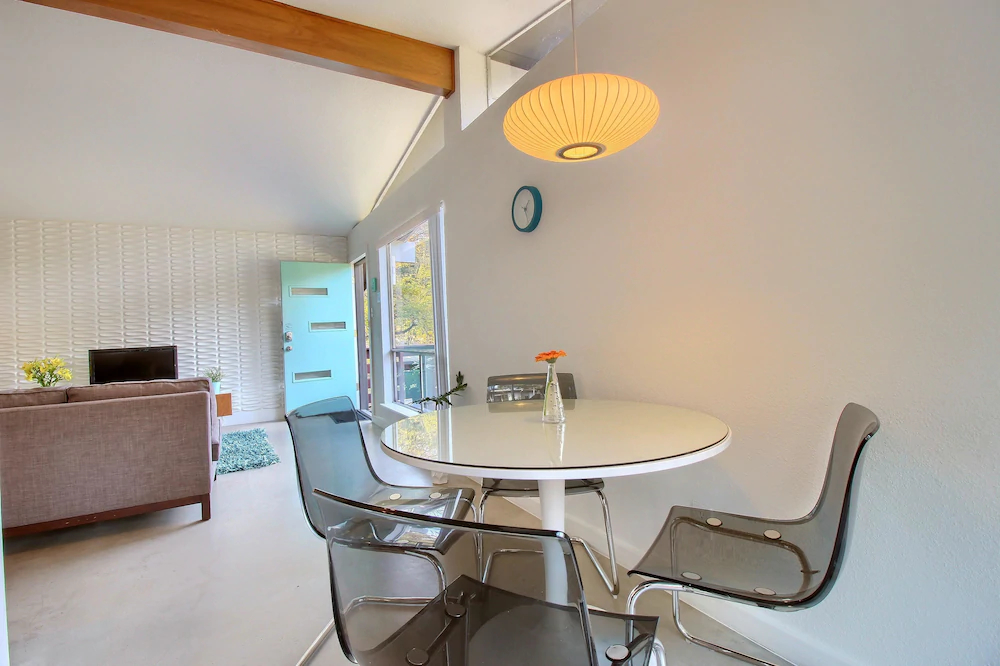 Travis Heights Modern 1