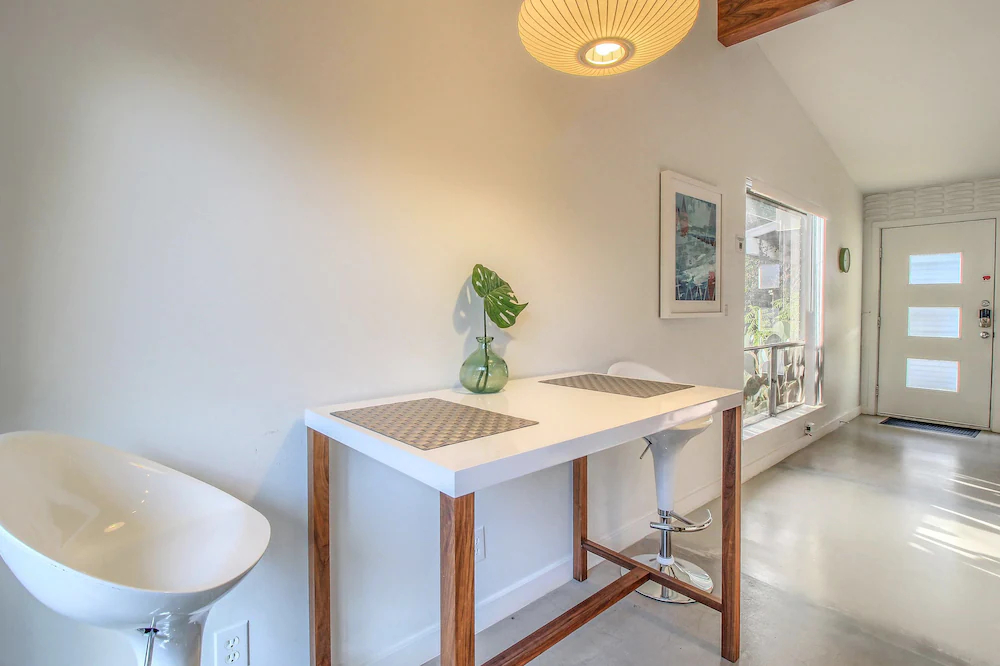 Travis Heights Modern 1
