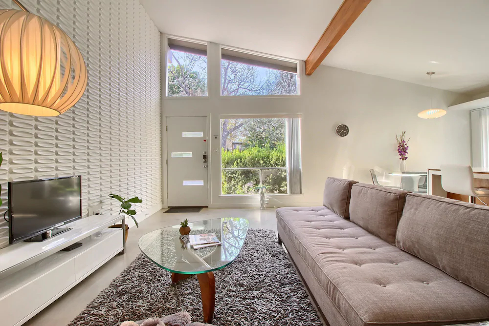 Travis Heights Modern 1