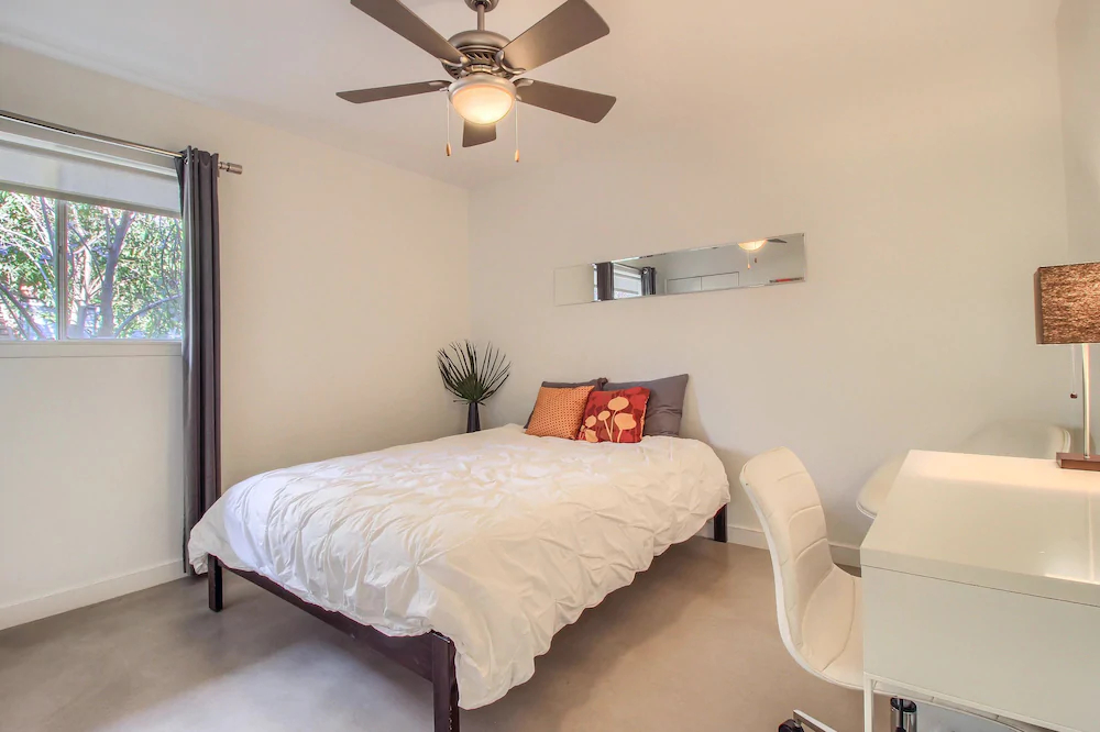 Travis Heights Modern 1