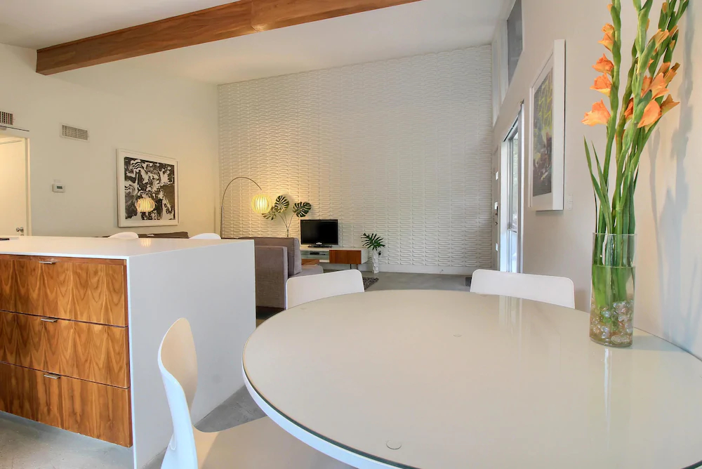 Travis Heights Modern 1