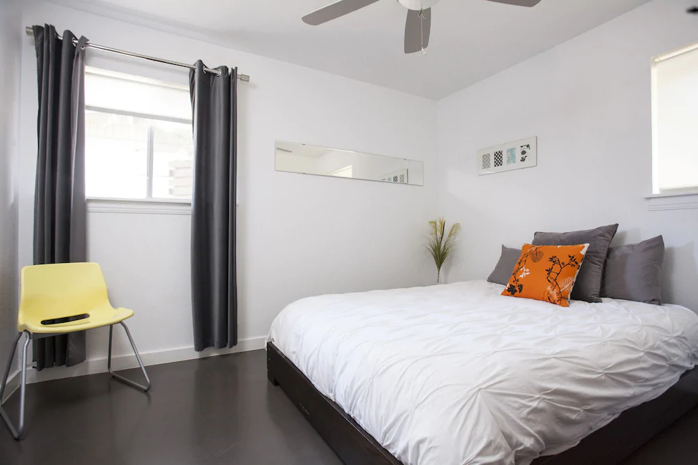 Travis Heights Modern 1